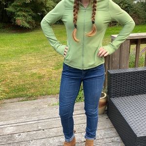 Prana Light weight zip up hoodie in Lime size small